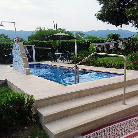 C&H Casa Campestre El Oasis Ricaurte Girardot Bed & Breakfast Luaran gambar