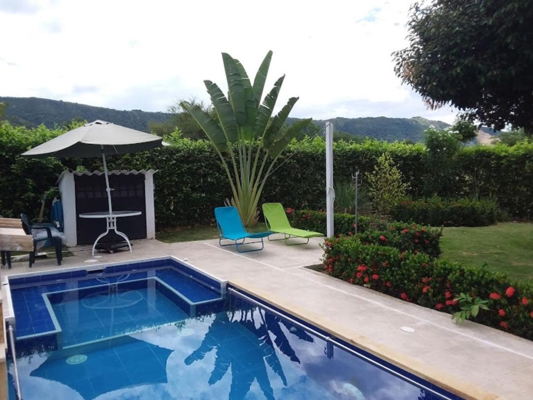 C&H Casa Campestre El Oasis Ricaurte Girardot Bed & Breakfast Luaran gambar