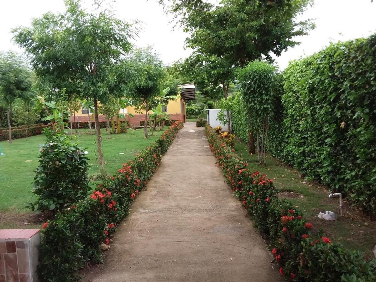 C&H Casa Campestre El Oasis Ricaurte Girardot Bed & Breakfast Luaran gambar