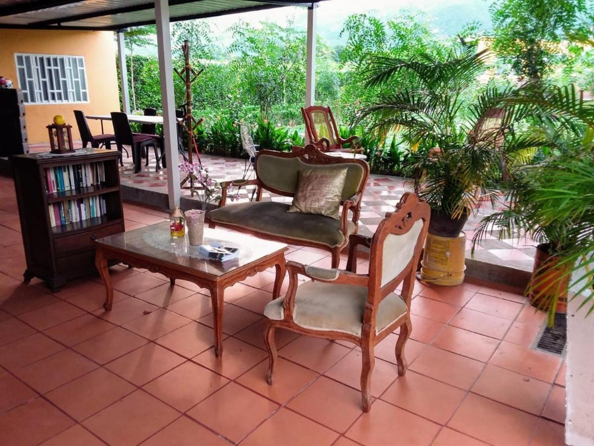 C&H Casa Campestre El Oasis Ricaurte Girardot Bed & Breakfast Luaran gambar