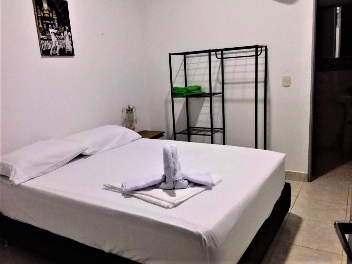 C&H Casa Campestre El Oasis Ricaurte Girardot Bed & Breakfast Luaran gambar