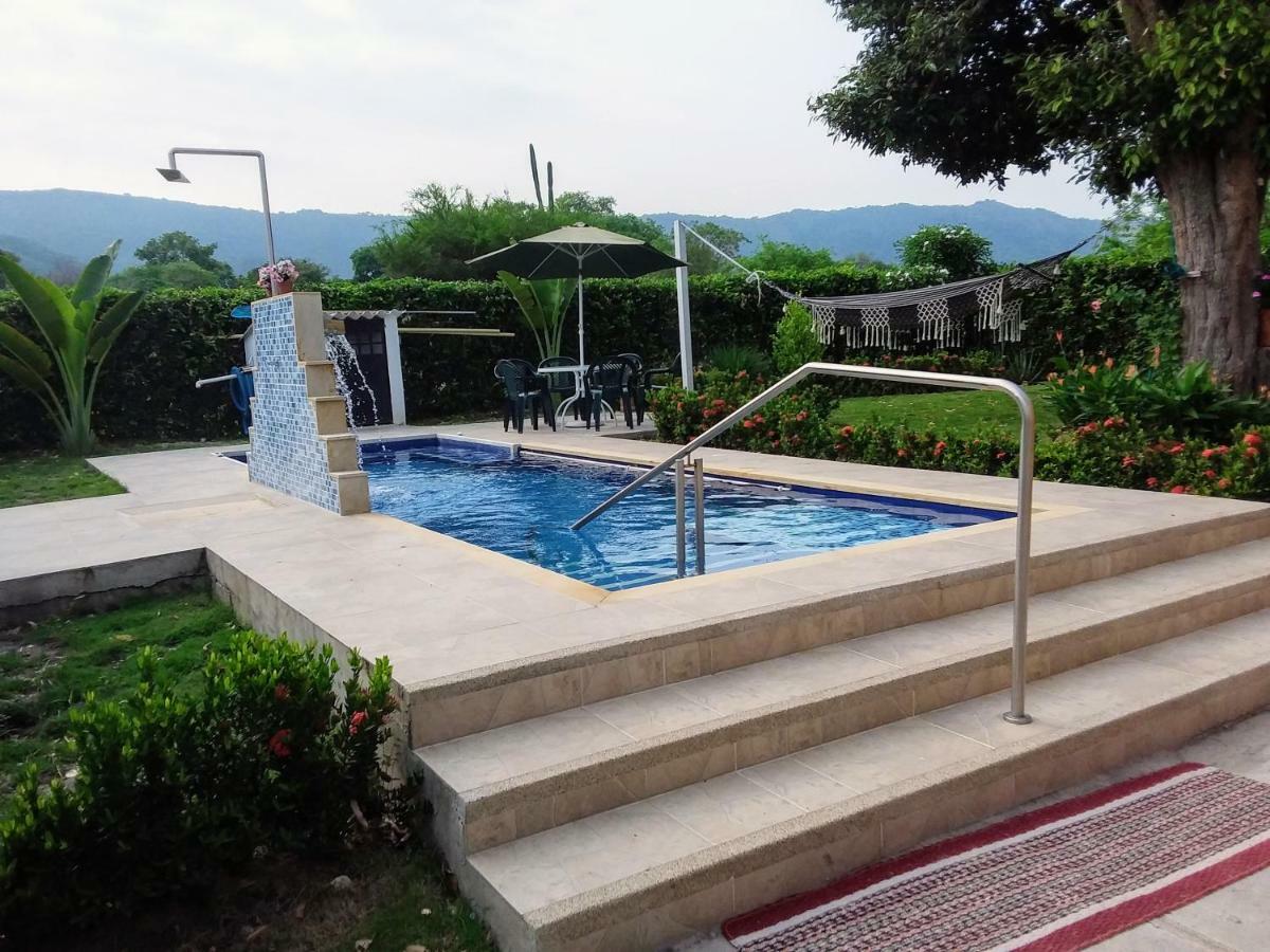 C&H Casa Campestre El Oasis Ricaurte Girardot Bed & Breakfast Luaran gambar