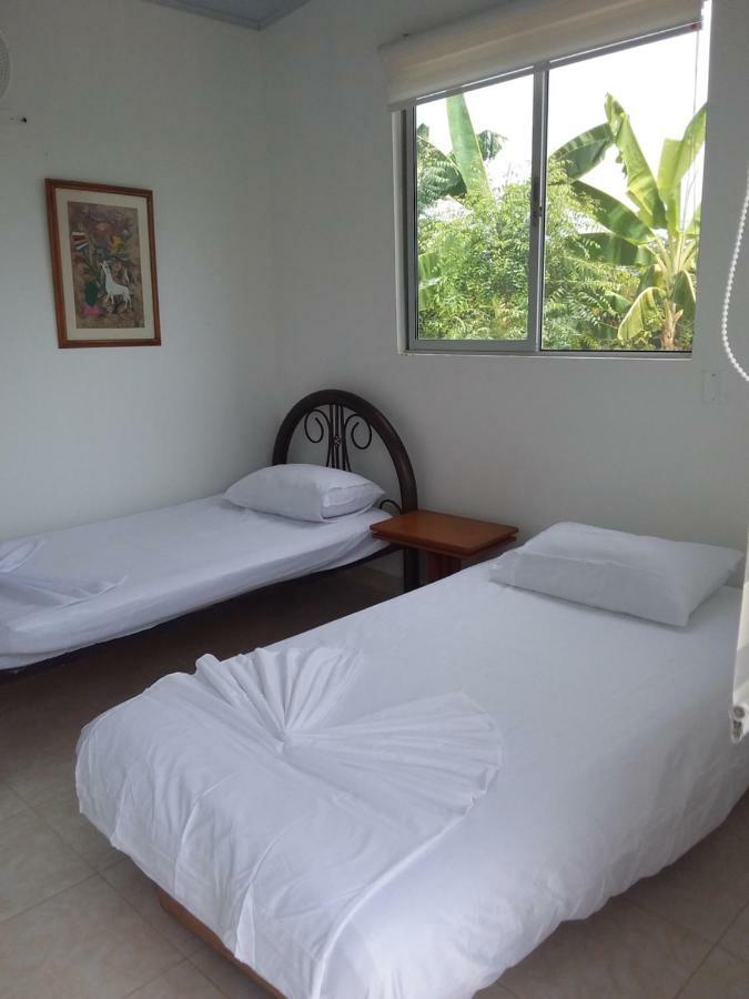 C&H Casa Campestre El Oasis Ricaurte Girardot Bed & Breakfast Luaran gambar